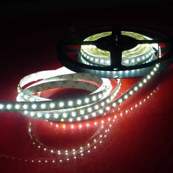 28,8W/m 24V LED-nauha 5m, CCT värilämpötilasäädettävä 2000-6500K