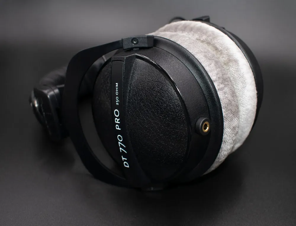 Beyerdynamic Irrotettavan kaapelin mod-palvelu (korjaus ja päivitys) Arachne Audio