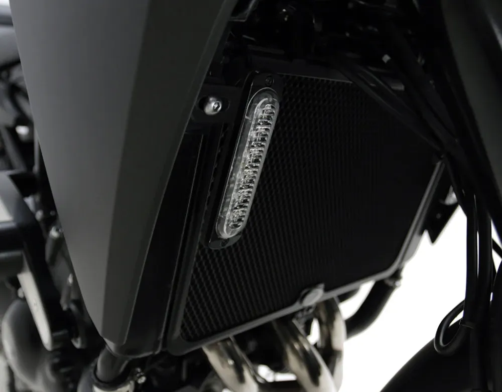 DRL-näkyvyysvalaistussarja offset-kiinnikkeellä - valkoinen tai keltainen DENALI Electronics