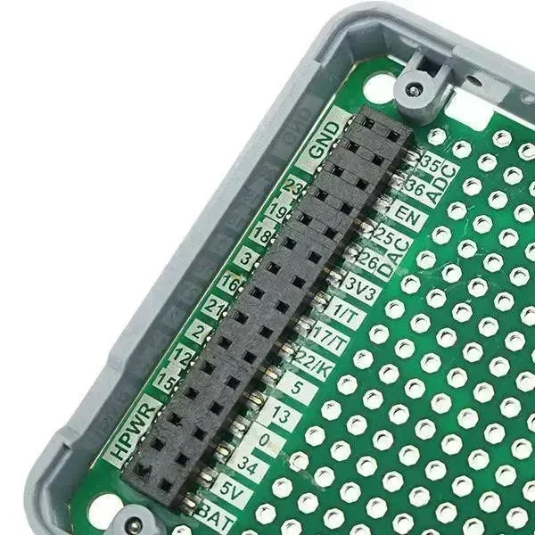 M5Stack Proto -moduuli laajennuksella ja väyläpistokkeella