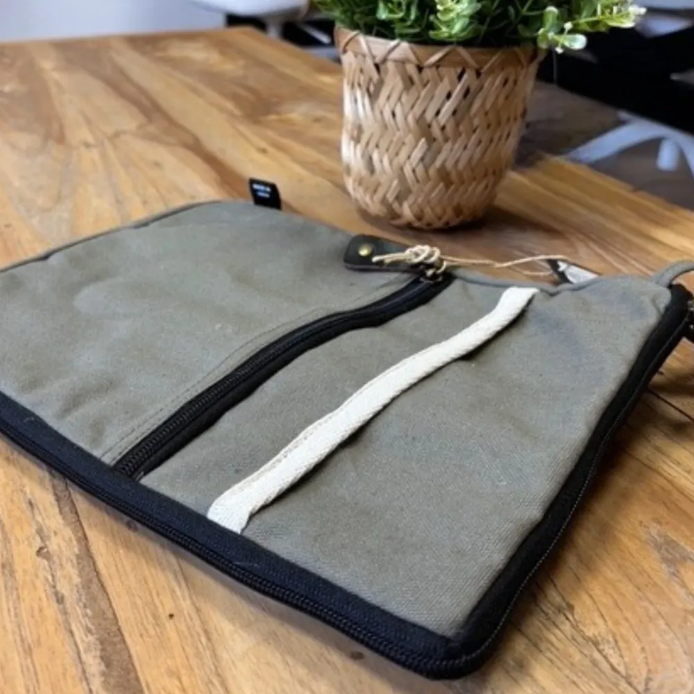 Kannettavan tietokoneen kotelo oliivinvihreä kangas suuri nopean pääsyn sivutasku