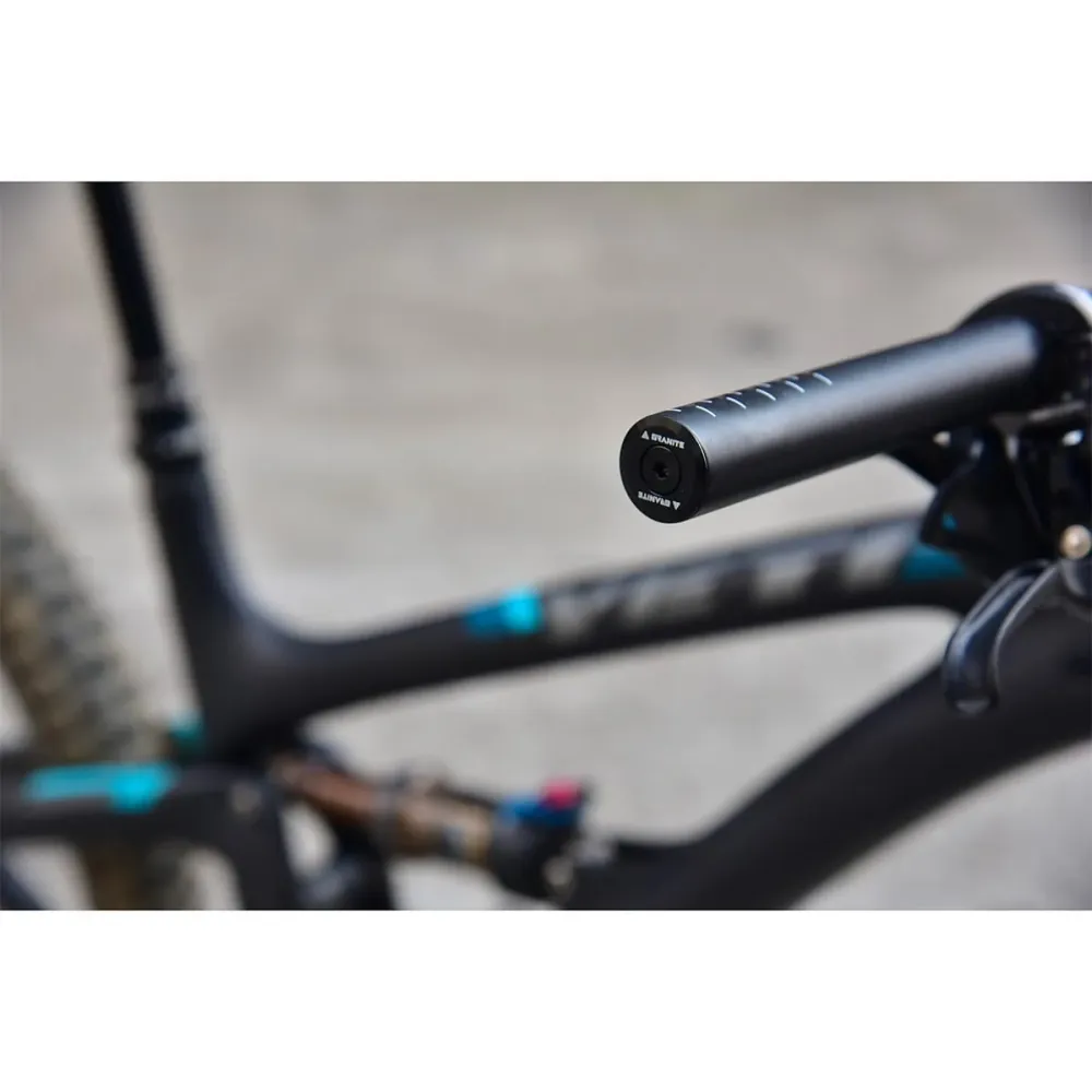 GRANITE DESIGN CNC Tubeless ohjaustangon korjaussarja + 4 mustaa tikkua