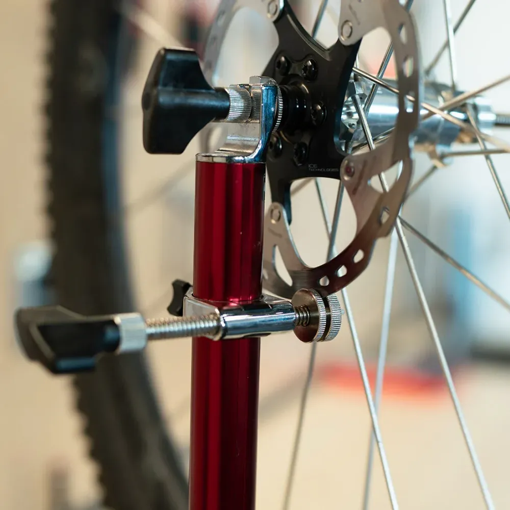 FEEDBACK SPORTS Pro Truing Stand 2.0 pyörän keskitysjärjestelmä