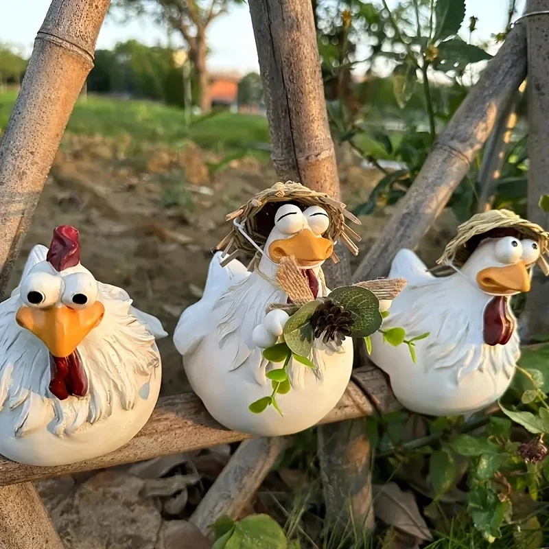 Miniso Funny Cute Chicken Fence Decoration Statue Resin Garden Chicken and Hen Sculpture Craft Courtyard Home Decoration