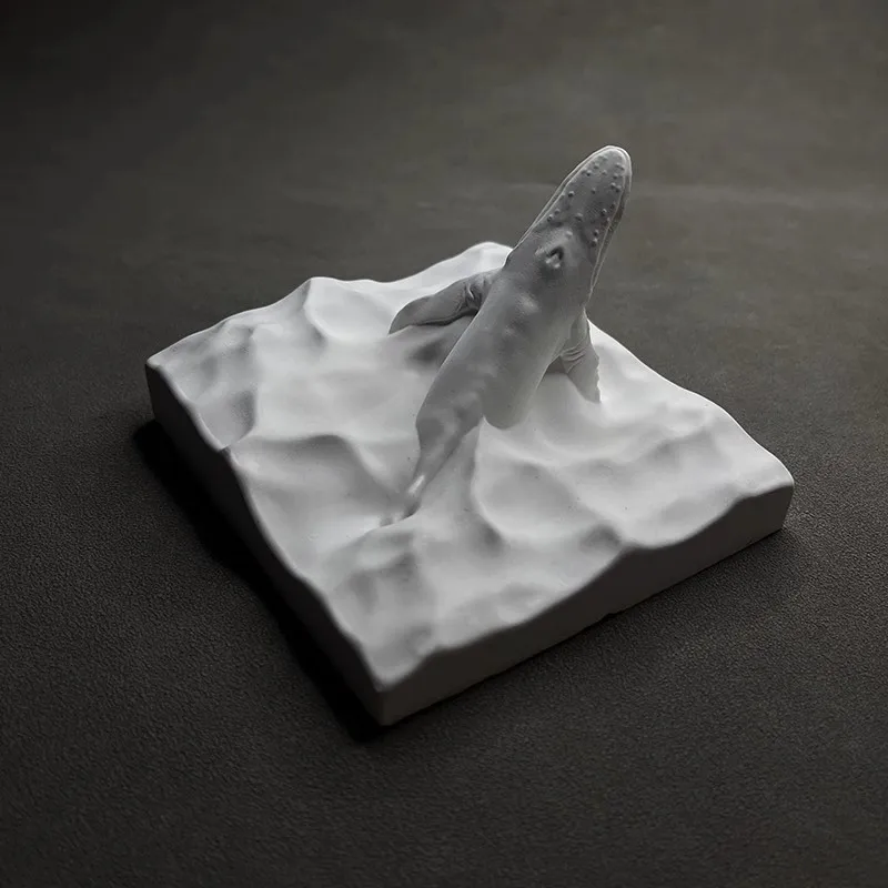 Whale Ornaments Desktop Bookshelf Decorative Art Plaster Sculpture Luxury Home Decor Modern Living Room Aesthetic Decoration