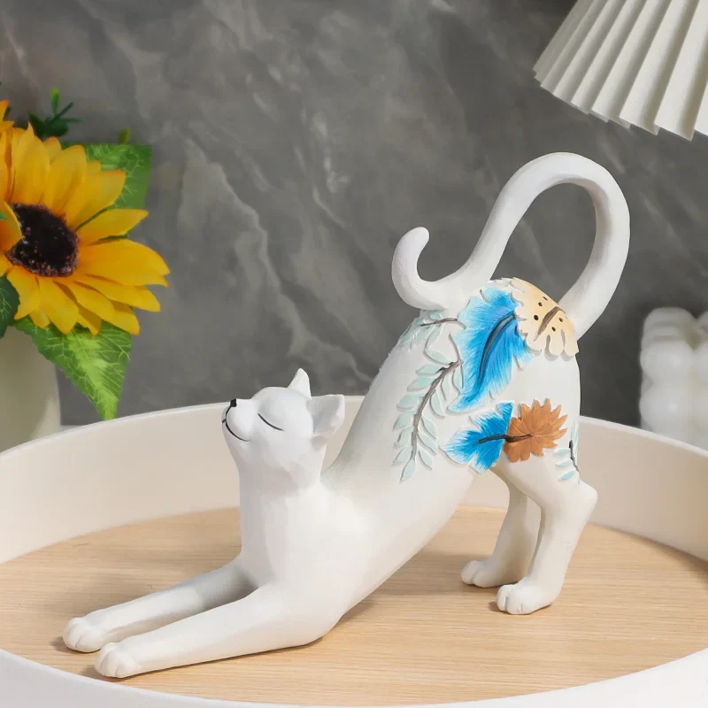 White Lying Cat Painted Resin Ornament, Elegant and Cute Design, Perfect Home Decor, Desk Display, Bookshelf Decoration