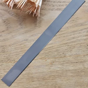 Polymeerimassan leikkuuterä