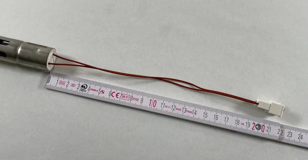 Sytytystulppa putken keraamisessa 330W pellet -liesi L = 14,5 cm/d = 2,2 cm Extra -alloclame