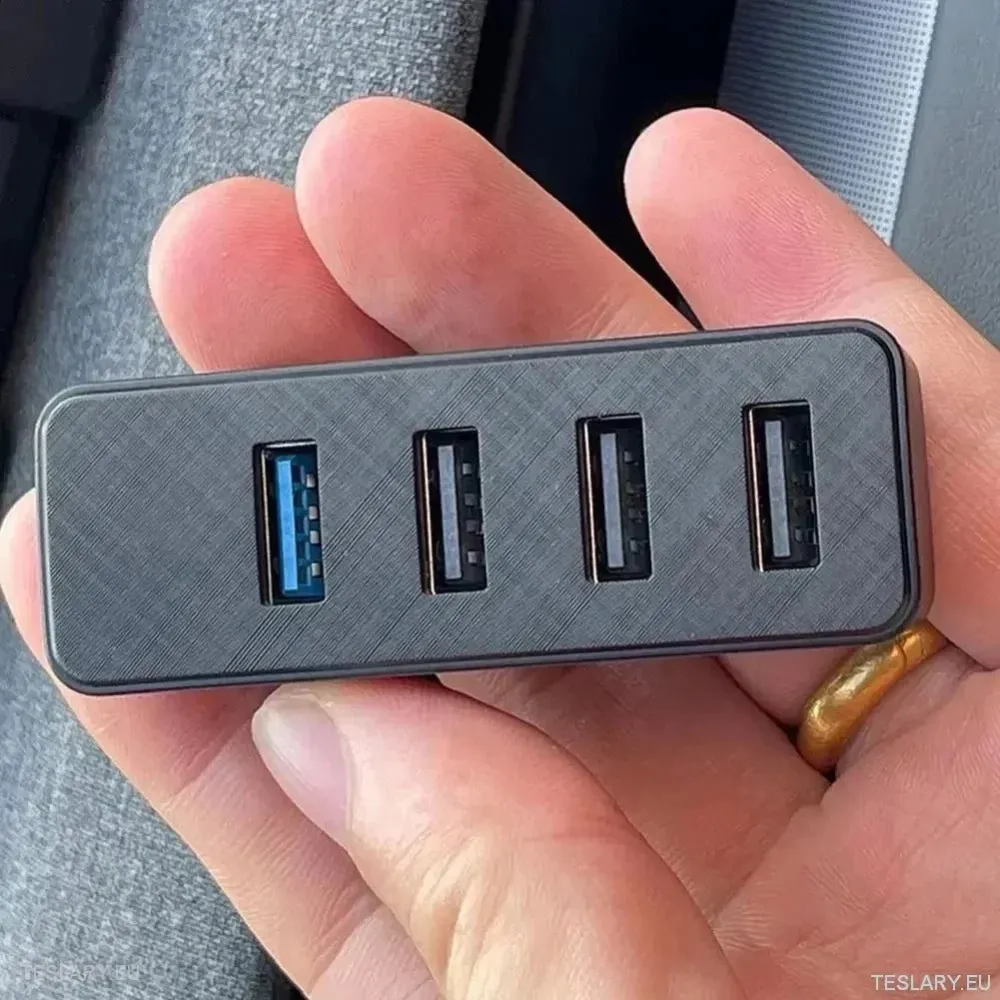 Tesla 3 Highland Glove Box -telakointiasema 4 -satamat