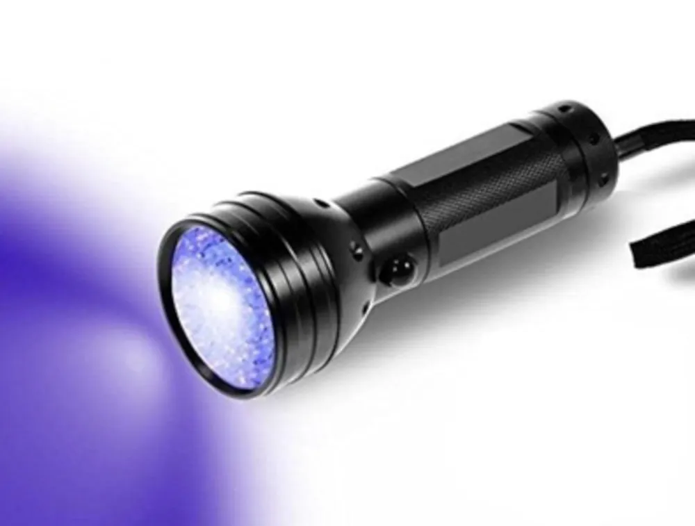 UV Taskulamppu m. 51 LED diodia